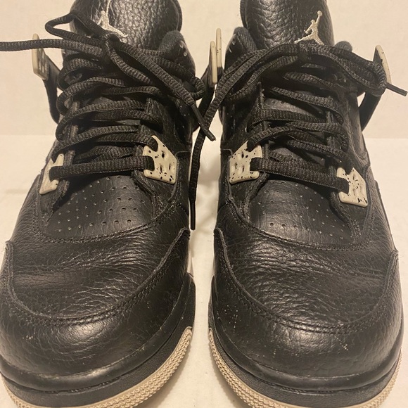 Air Jordan’s Retro 4 Oreo. Size 7 youth. - Picture 3 of 5